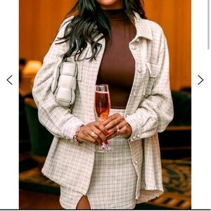 Cream geometric textured shirt Jacket shacket raw hem, size medium